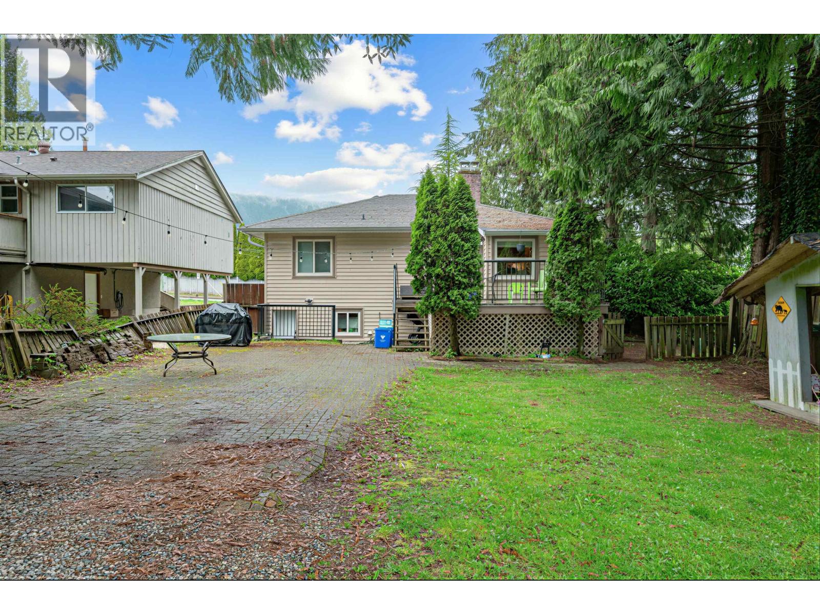 1095 E 29TH STREET, North Vancouver