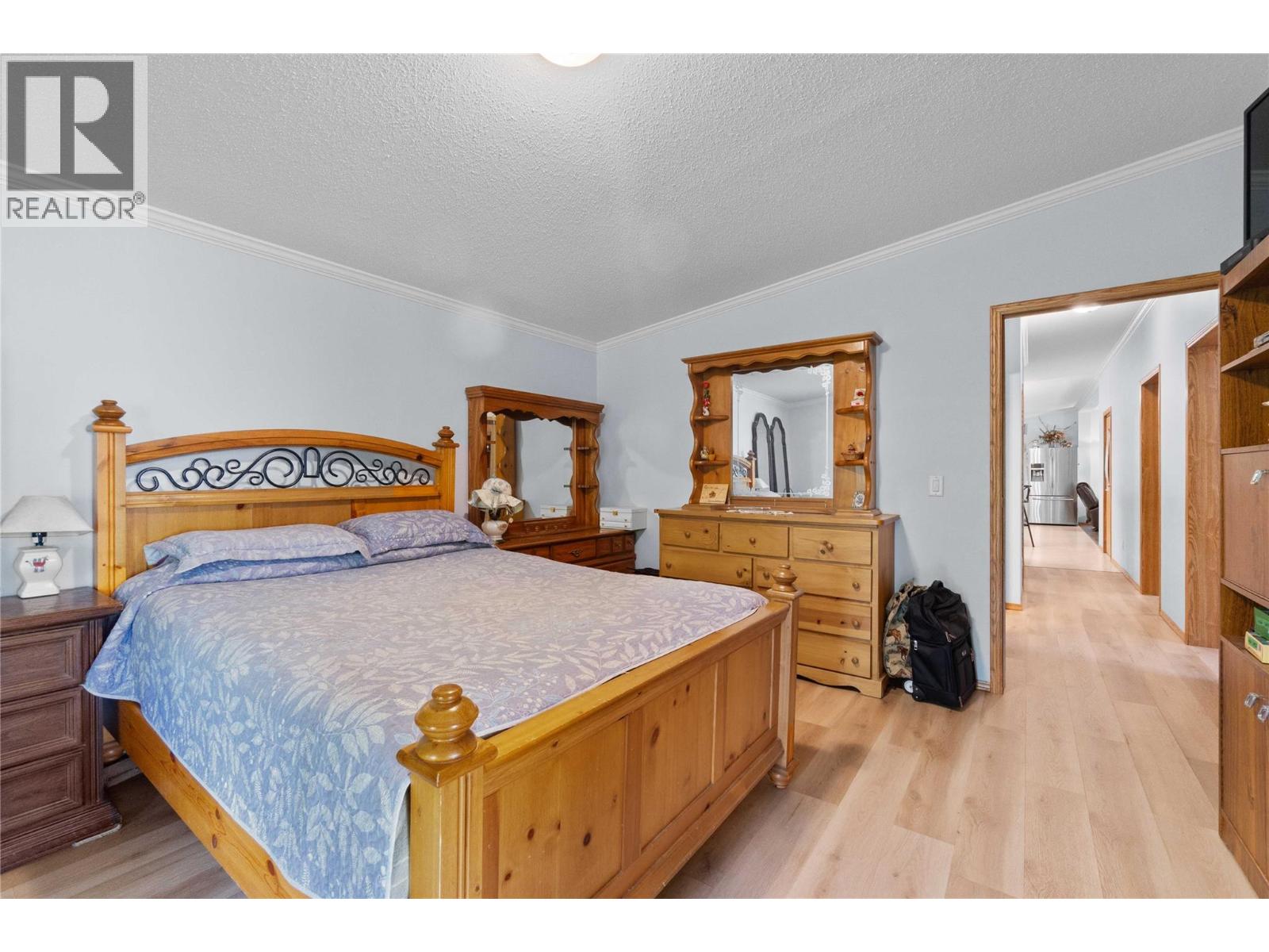 2681 Trans Canada Hwy. - 19