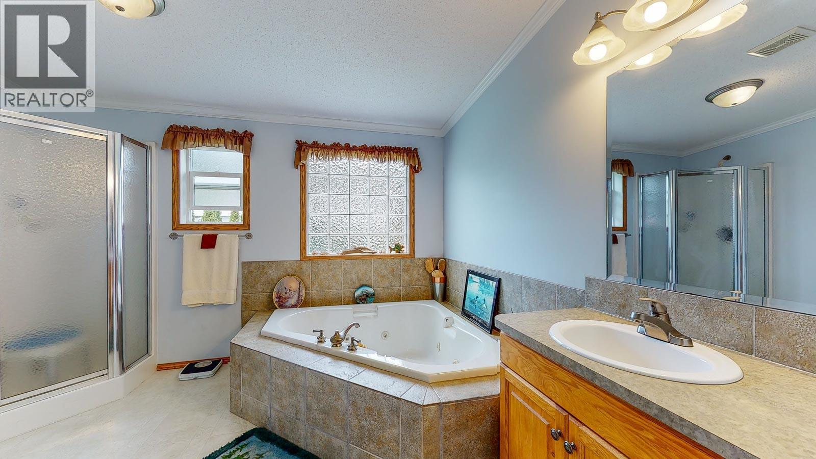  2681 Trans Canada Hwy. Other, Sorrento