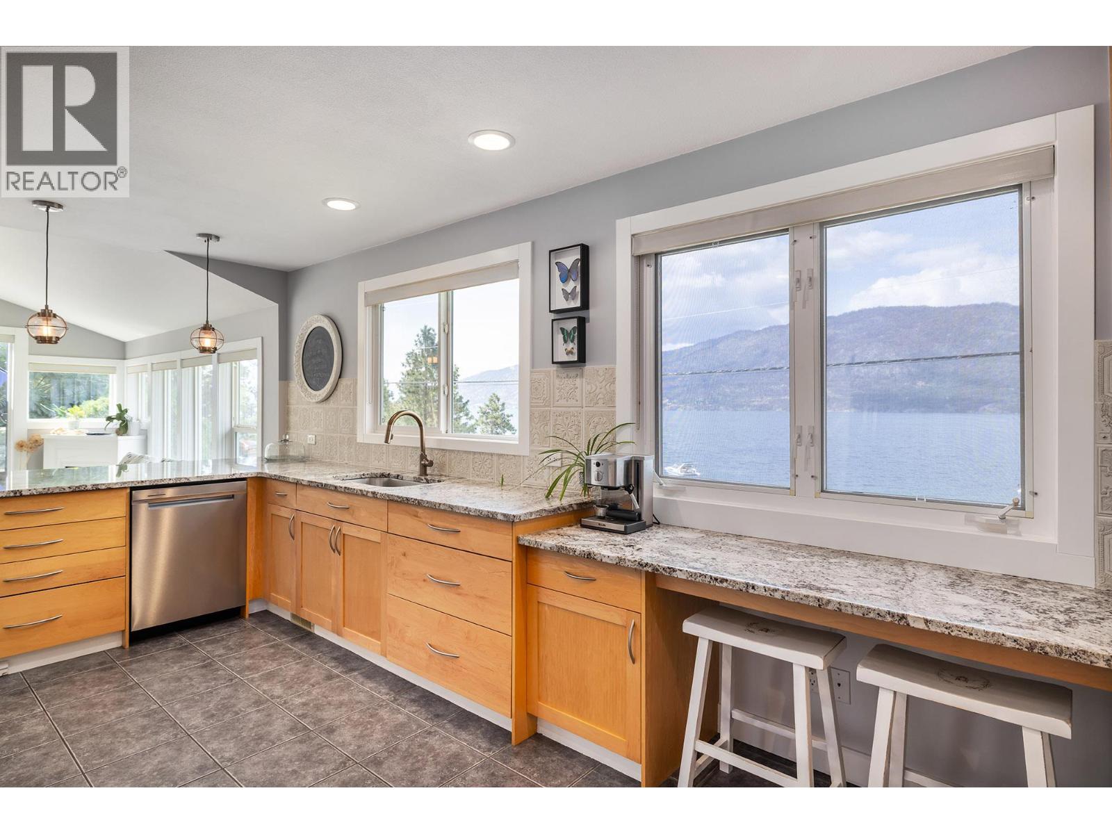 10837 Okanagan Centre Road W, Lake Country