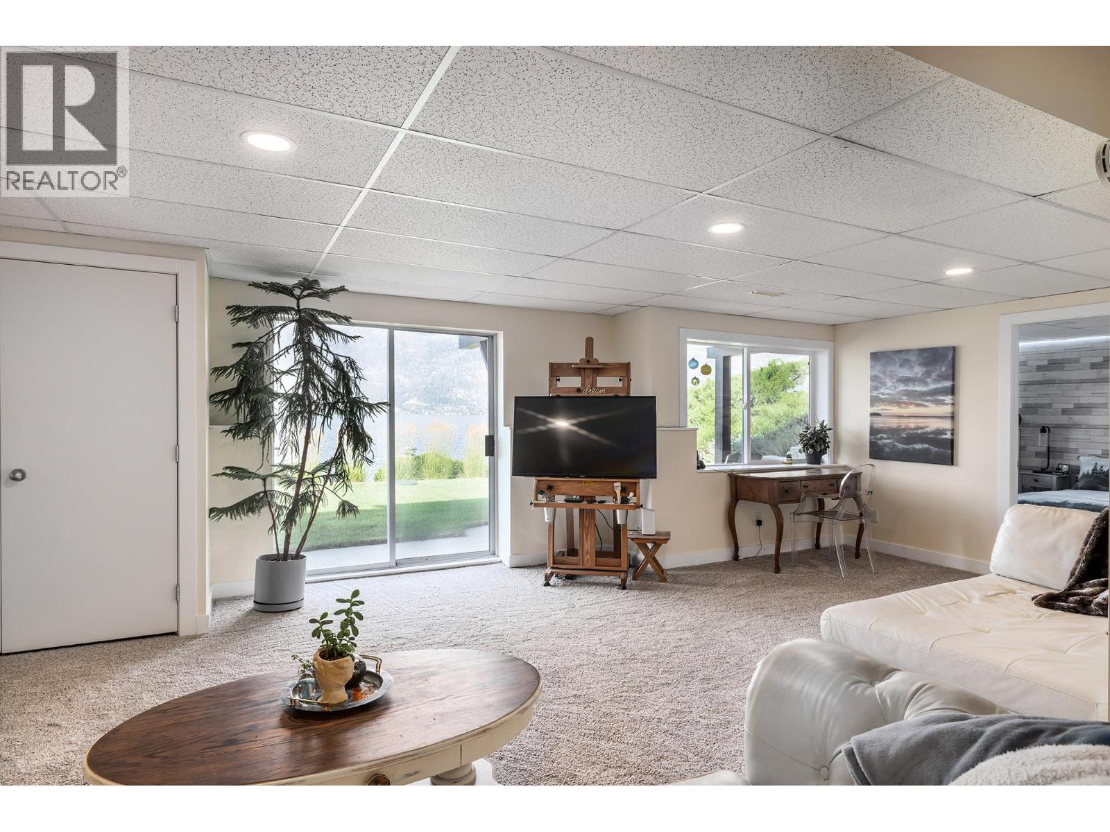10837 Okanagan Centre Road W, Lake Country