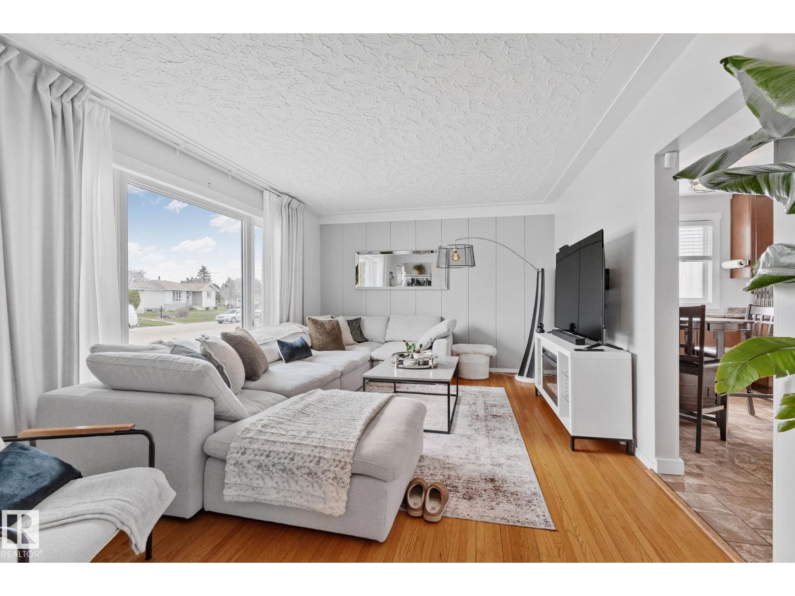 13516 104A ST NW - 3