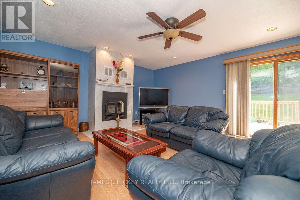 224 THOMAS STREET - 16
