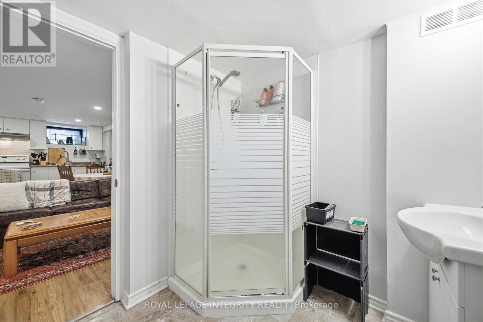 1 Bed, 1 Bath Multi-Family for Rent in Ottawa – B – 172 COBOURG STREET, Ottawa – MLS# X13097530 - Image 13
