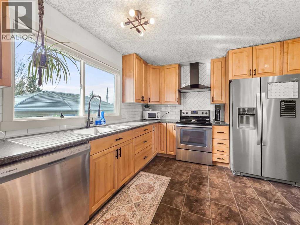 10833 99 Avenue - 10