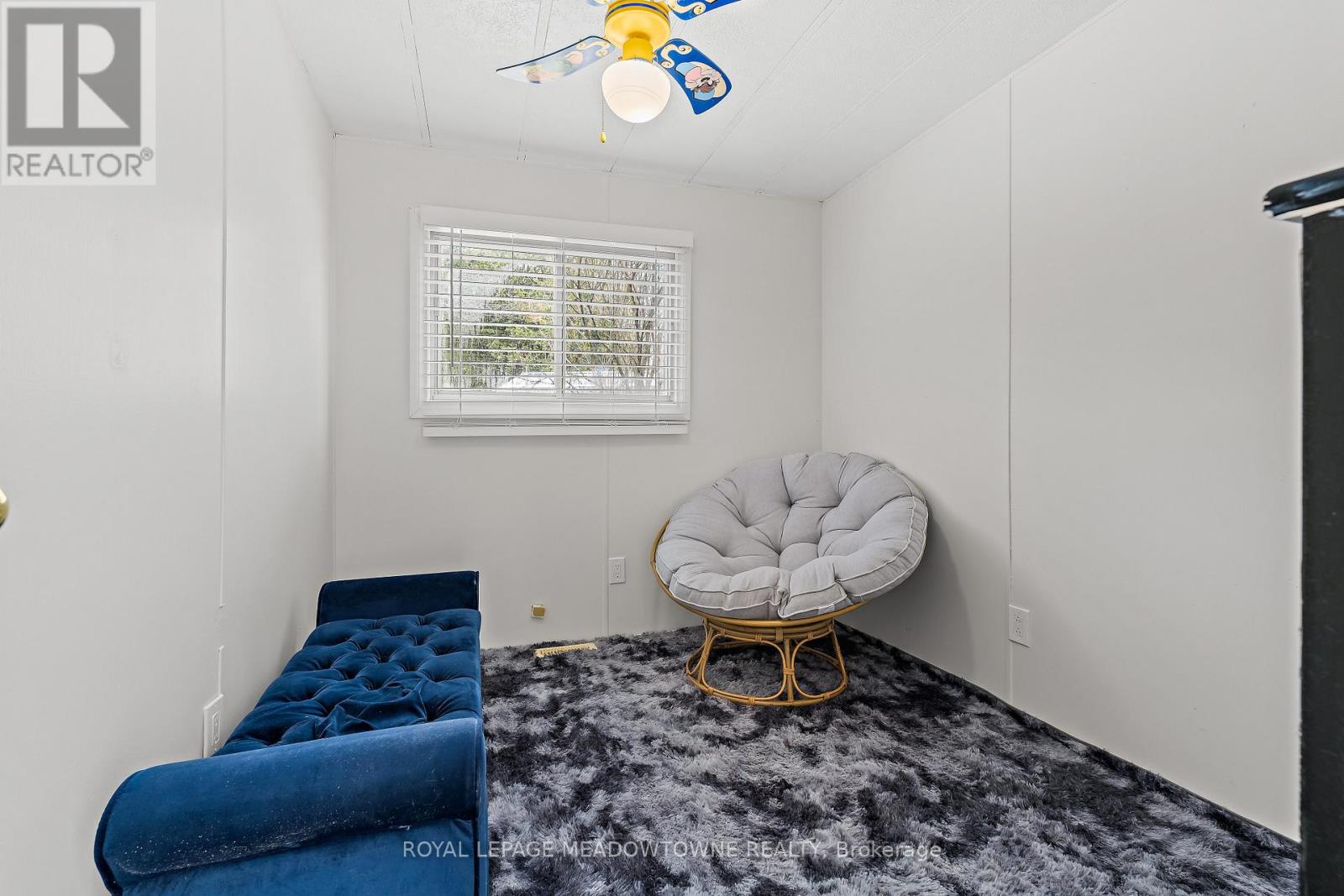 4 LAUREL LANE - 18