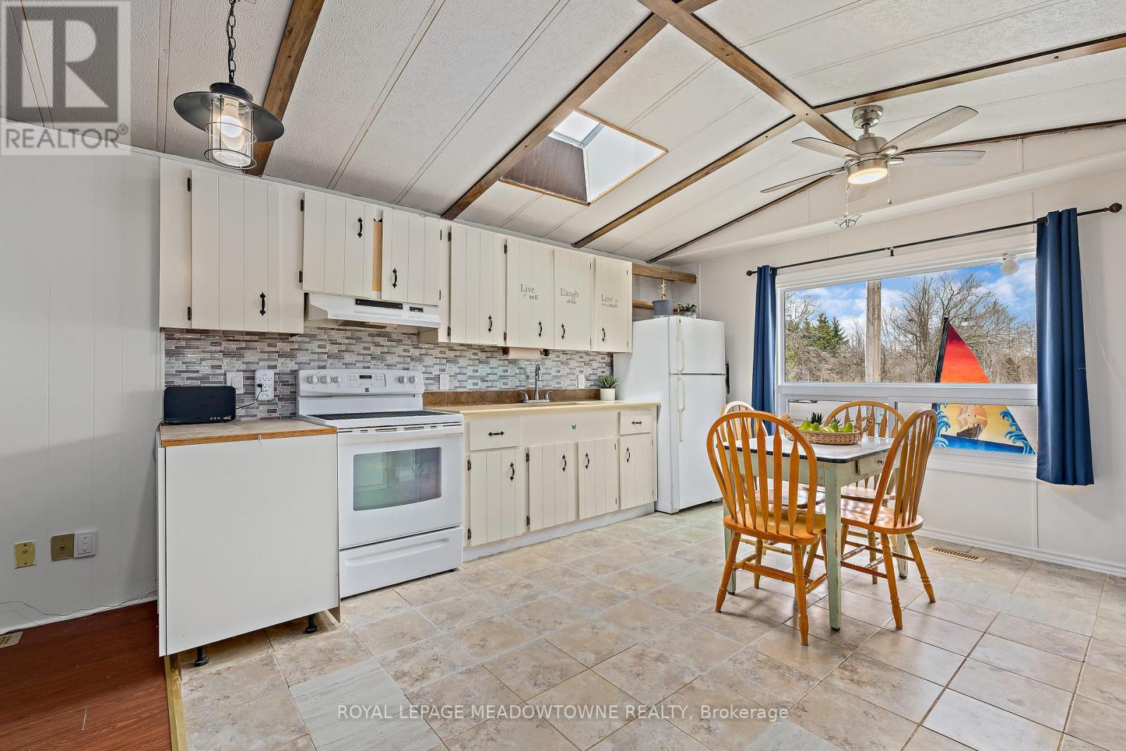 4 LAUREL LANE - 7