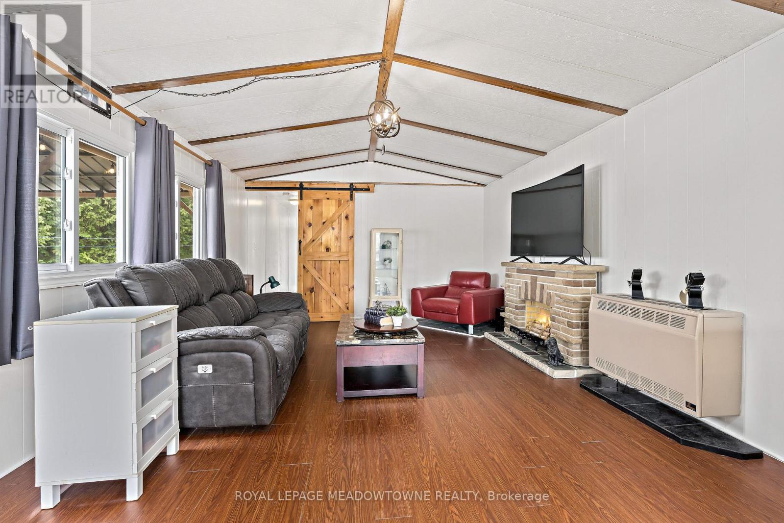 4 LAUREL LANE - 11
