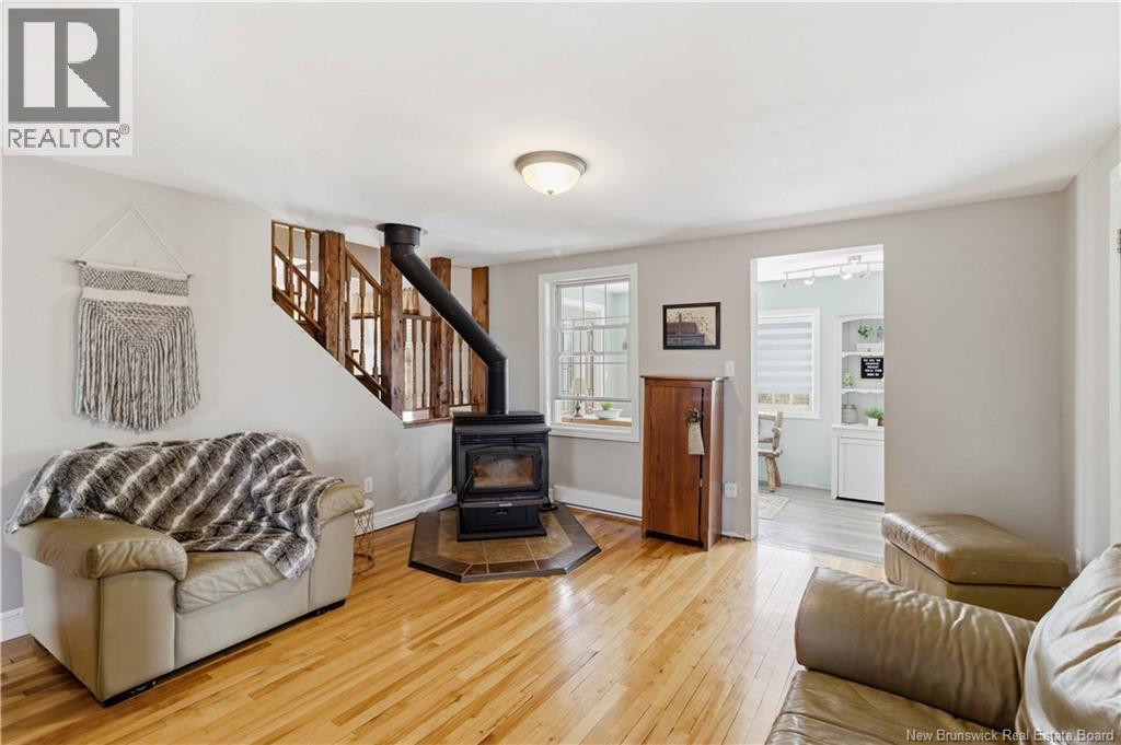 121 Cloverdale Road - 13