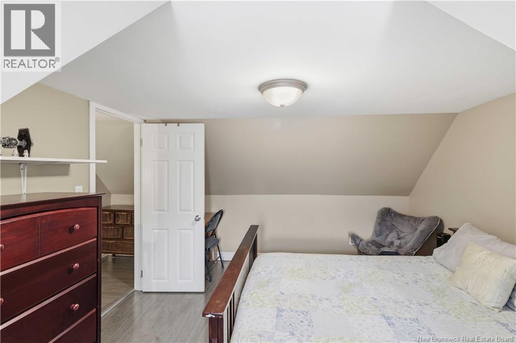 121 Cloverdale Road - 26