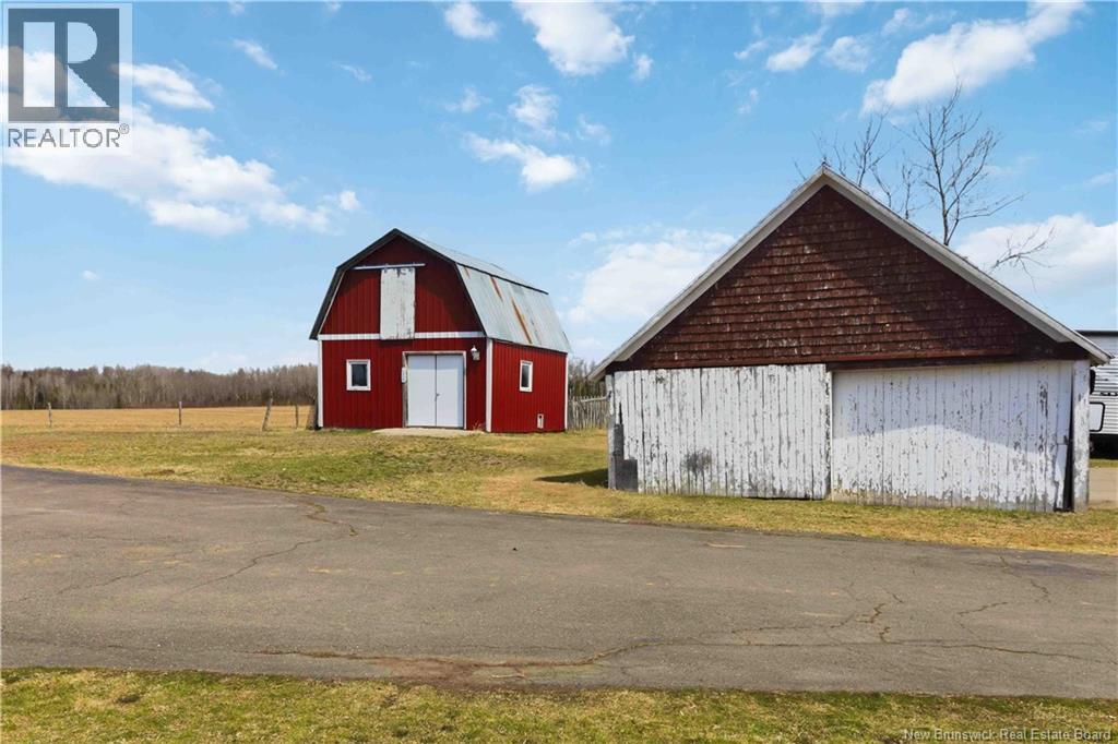 121 Cloverdale Road - Image 3