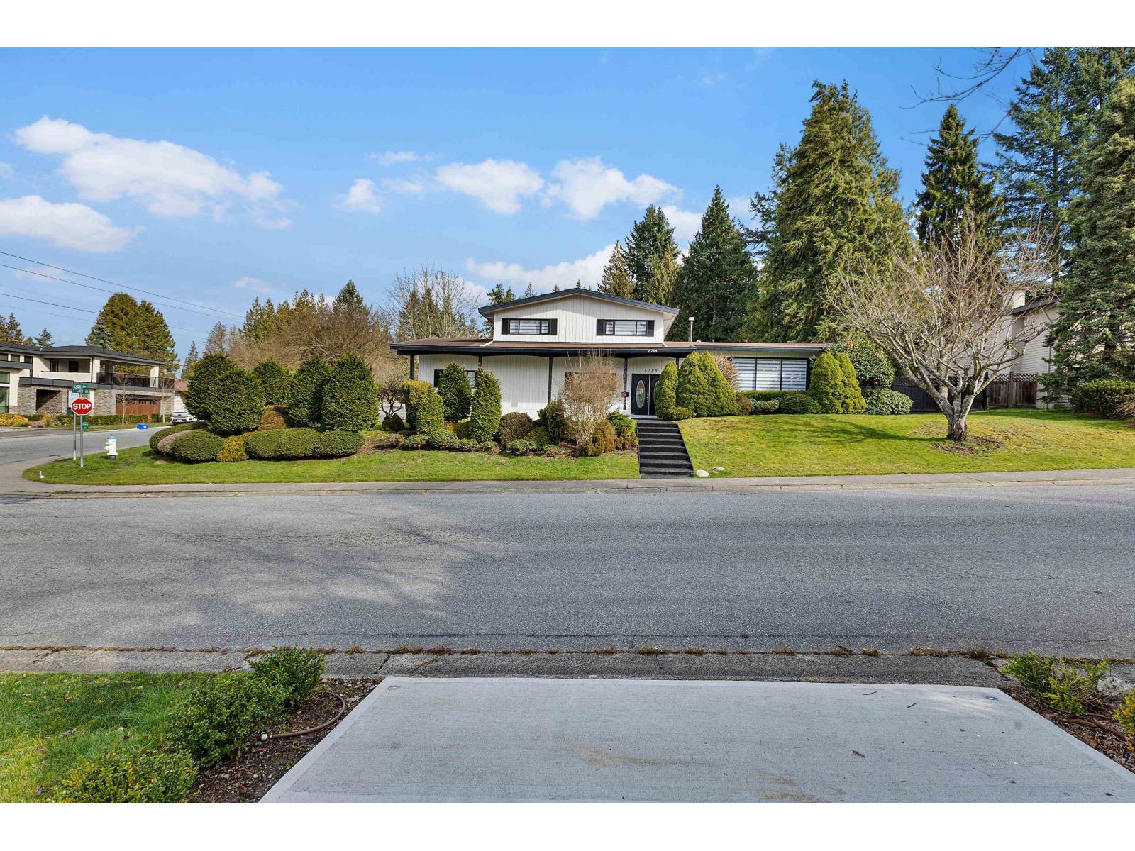 6788 STONEY CRESCENT
