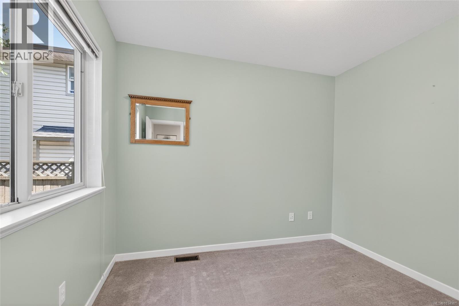 684 Hudson Rd - 27