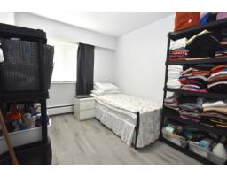 201 1320 Fir Street, White Rock, BC V4B4B2 Photo 7