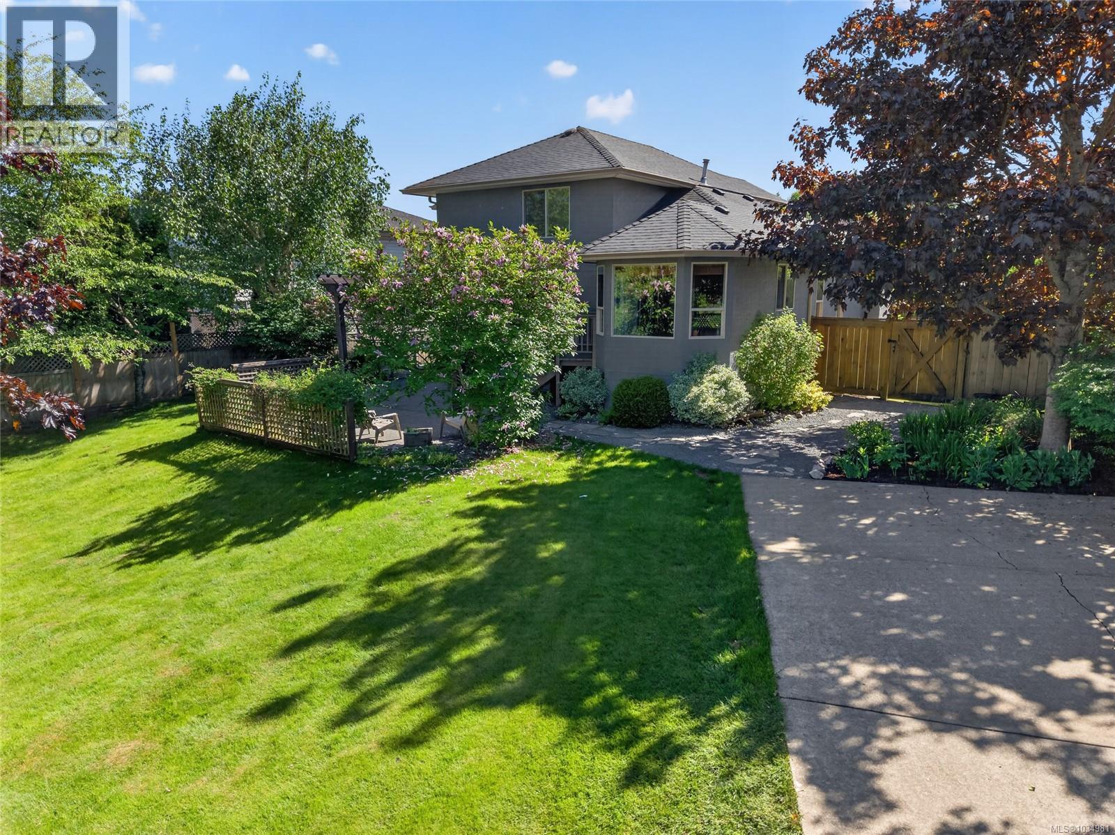 684 Hudson Rd - 3
