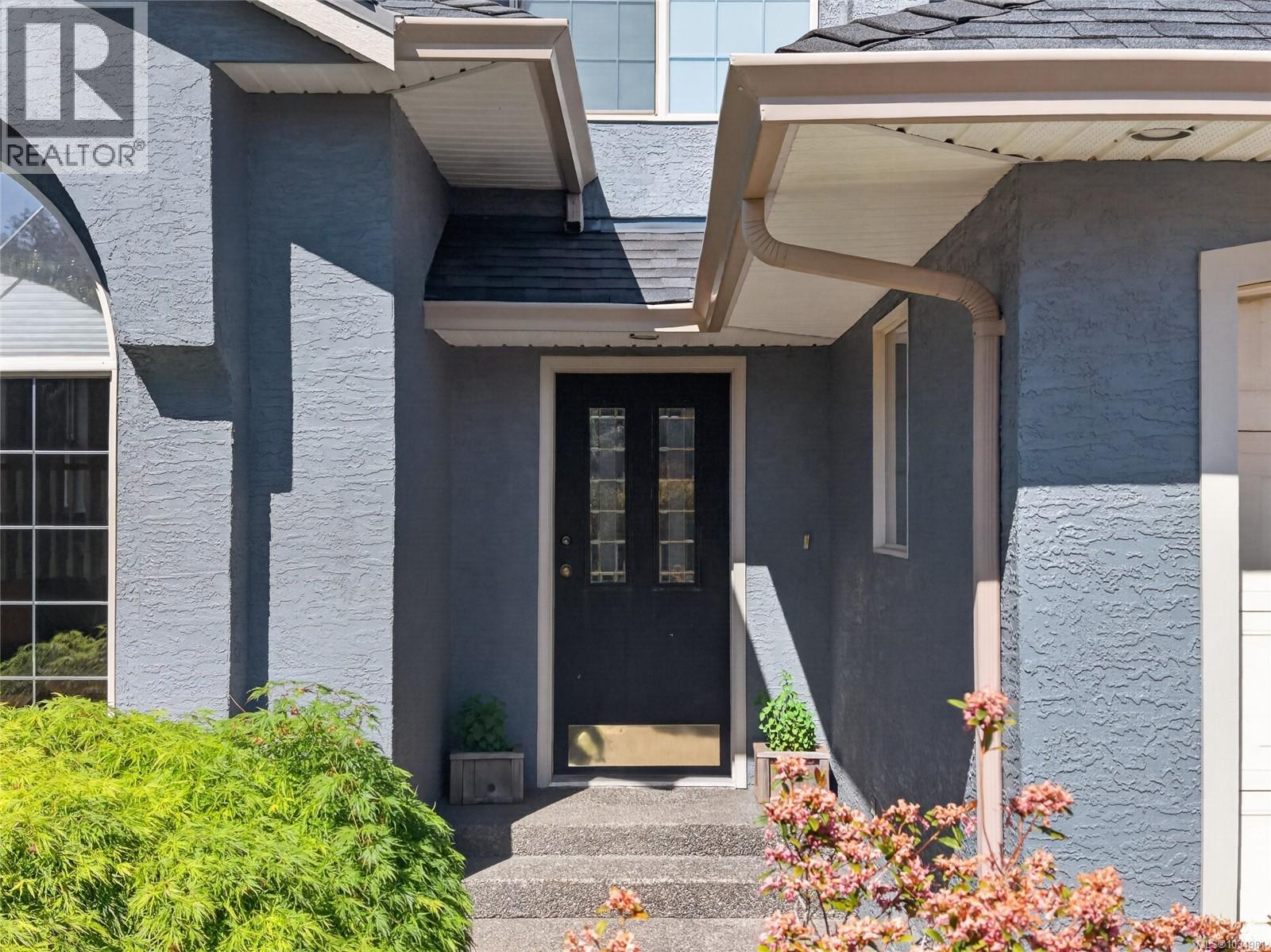 684 Hudson Rd - 4