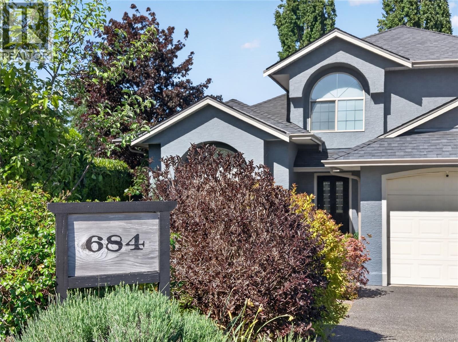 684 Hudson Rd - 54