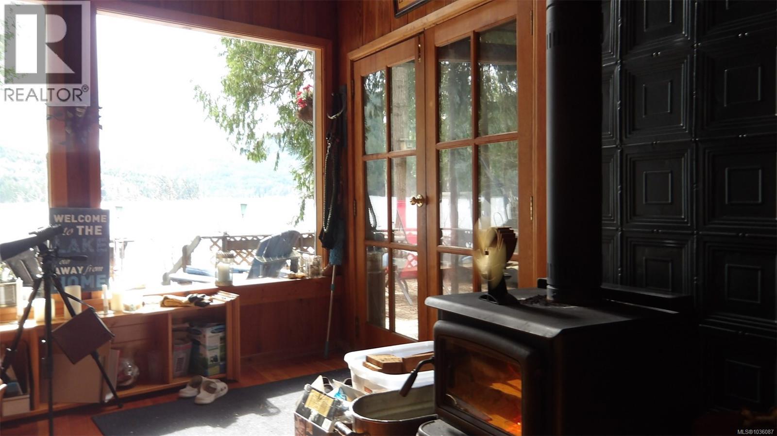 3784 Horne Lake Caves Rd - 12