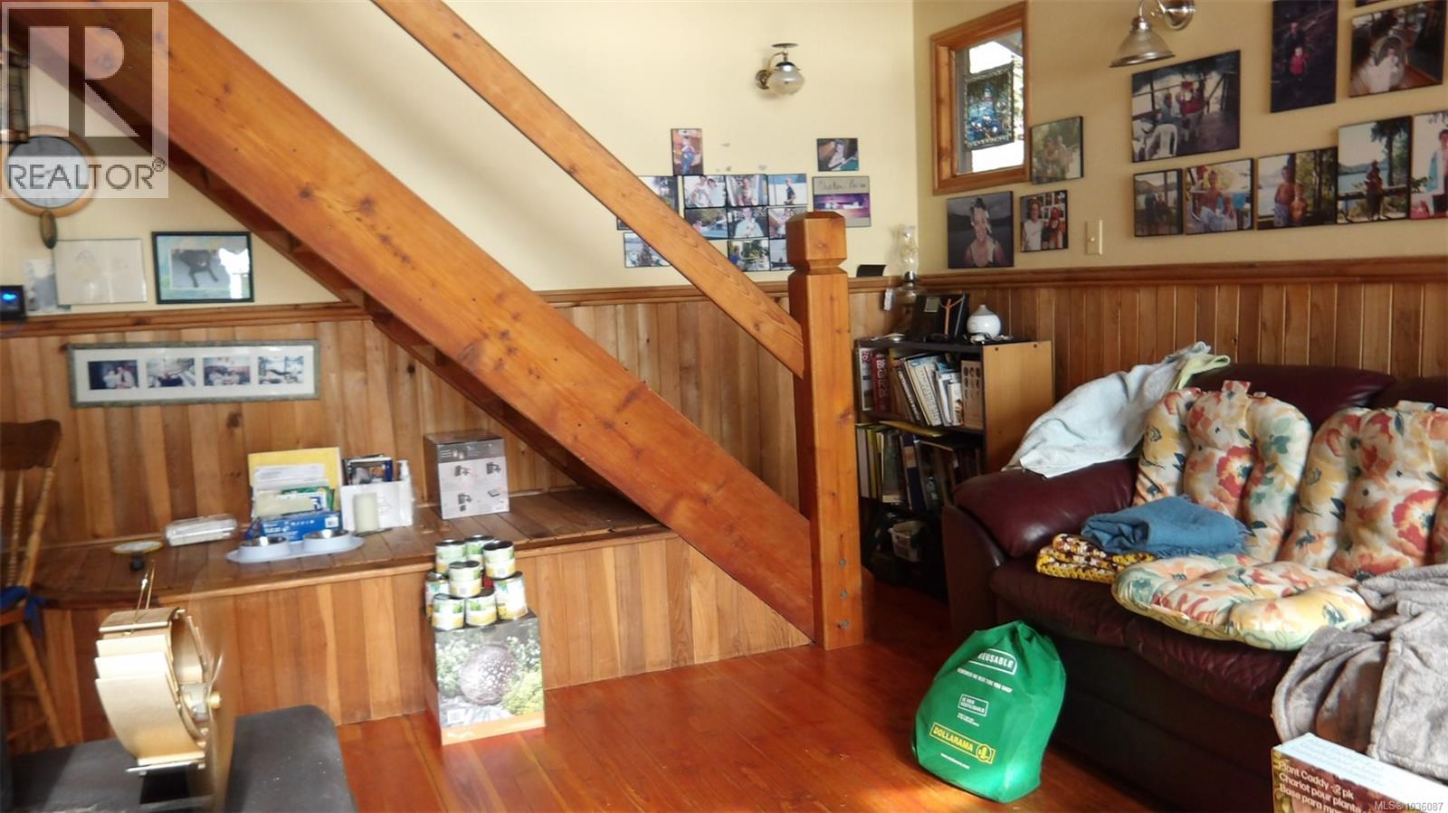 3784 Horne Lake Caves Rd - 11