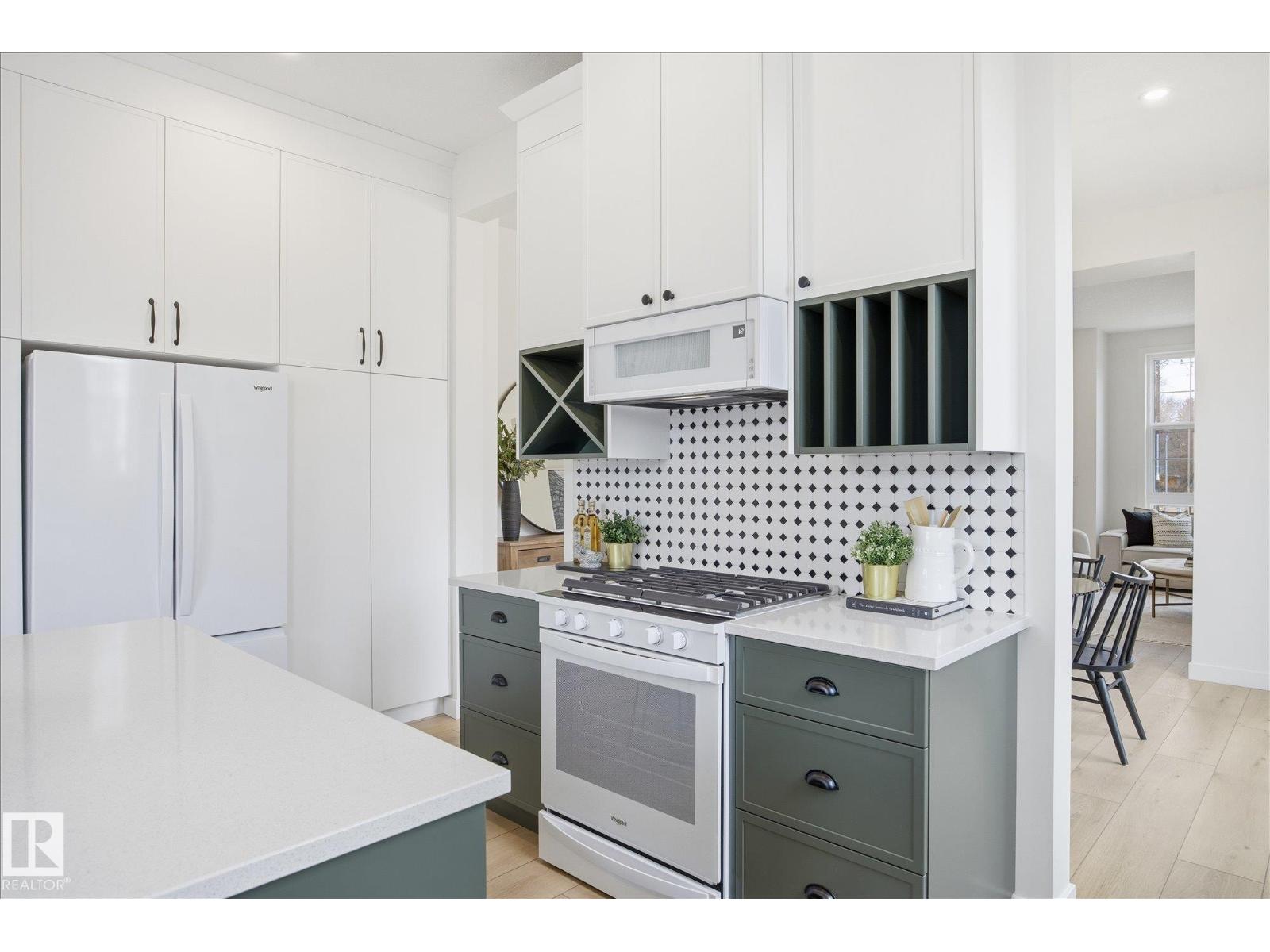 9705 68 AV NW - 14