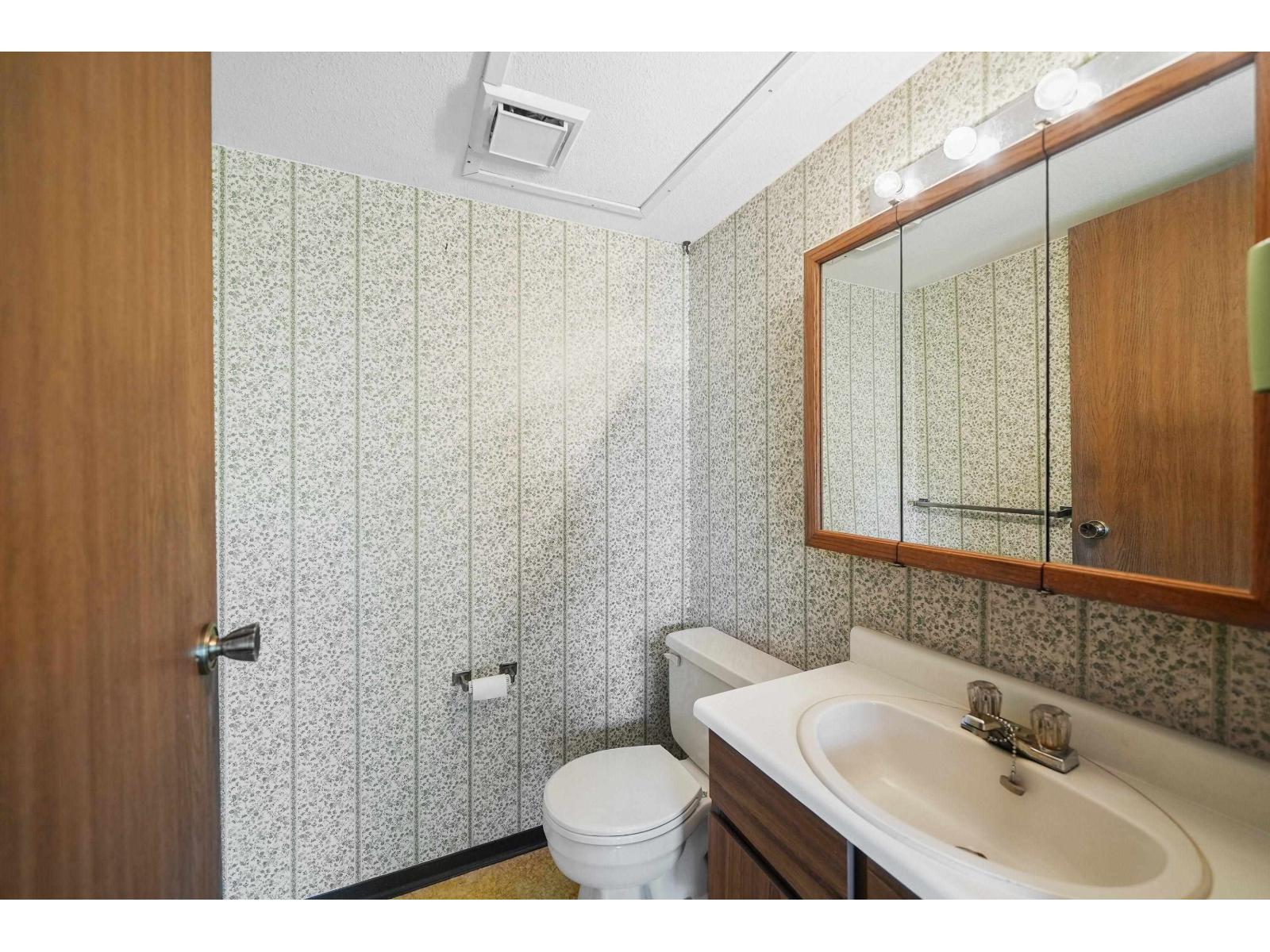 4 Bed, 3 Bath House for Sale in Langley – 19661 50A AVENUE, Langley - Image 14