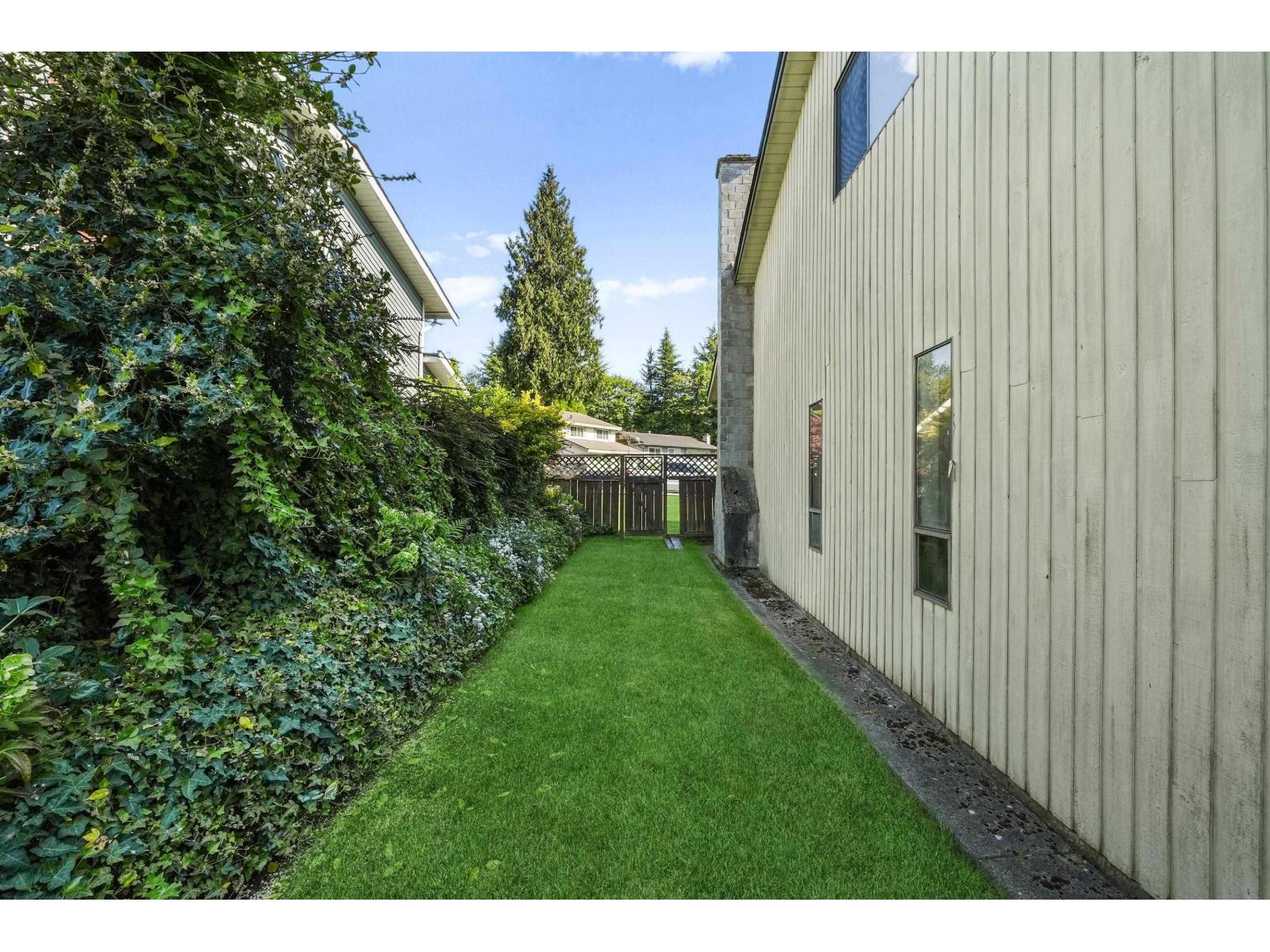 4 Bed, 3 Bath House for Sale in Langley – 19661 50A AVENUE, Langley - Image 32