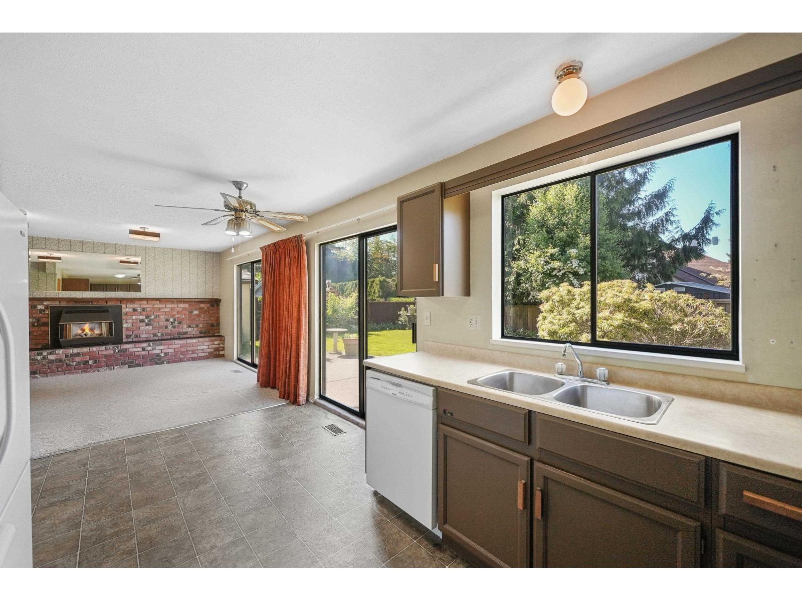 4 Bed, 3 Bath House for Sale in Langley – 19661 50A AVENUE, Langley - Image 10