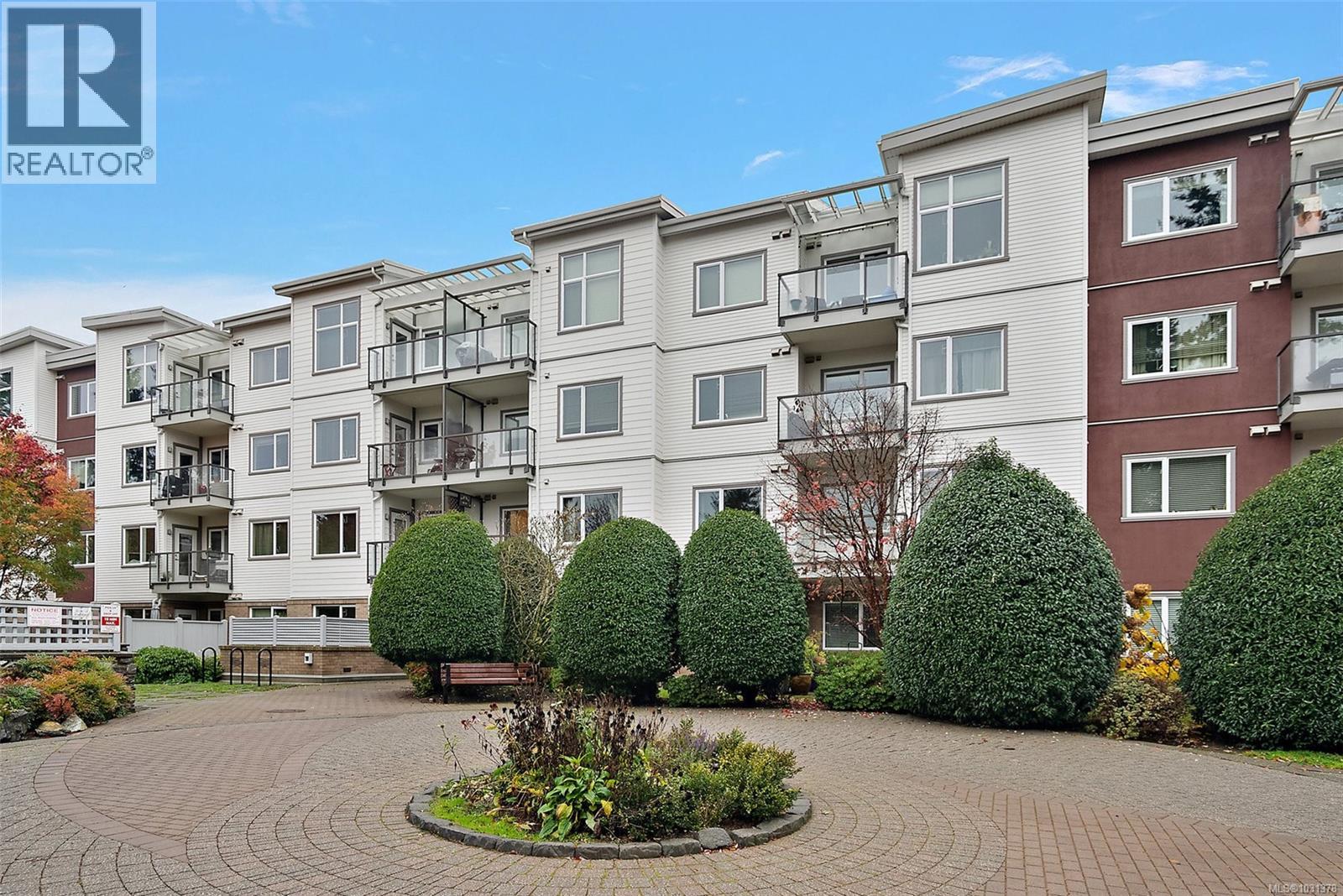 404 4394 West Saanich Road, Saanich