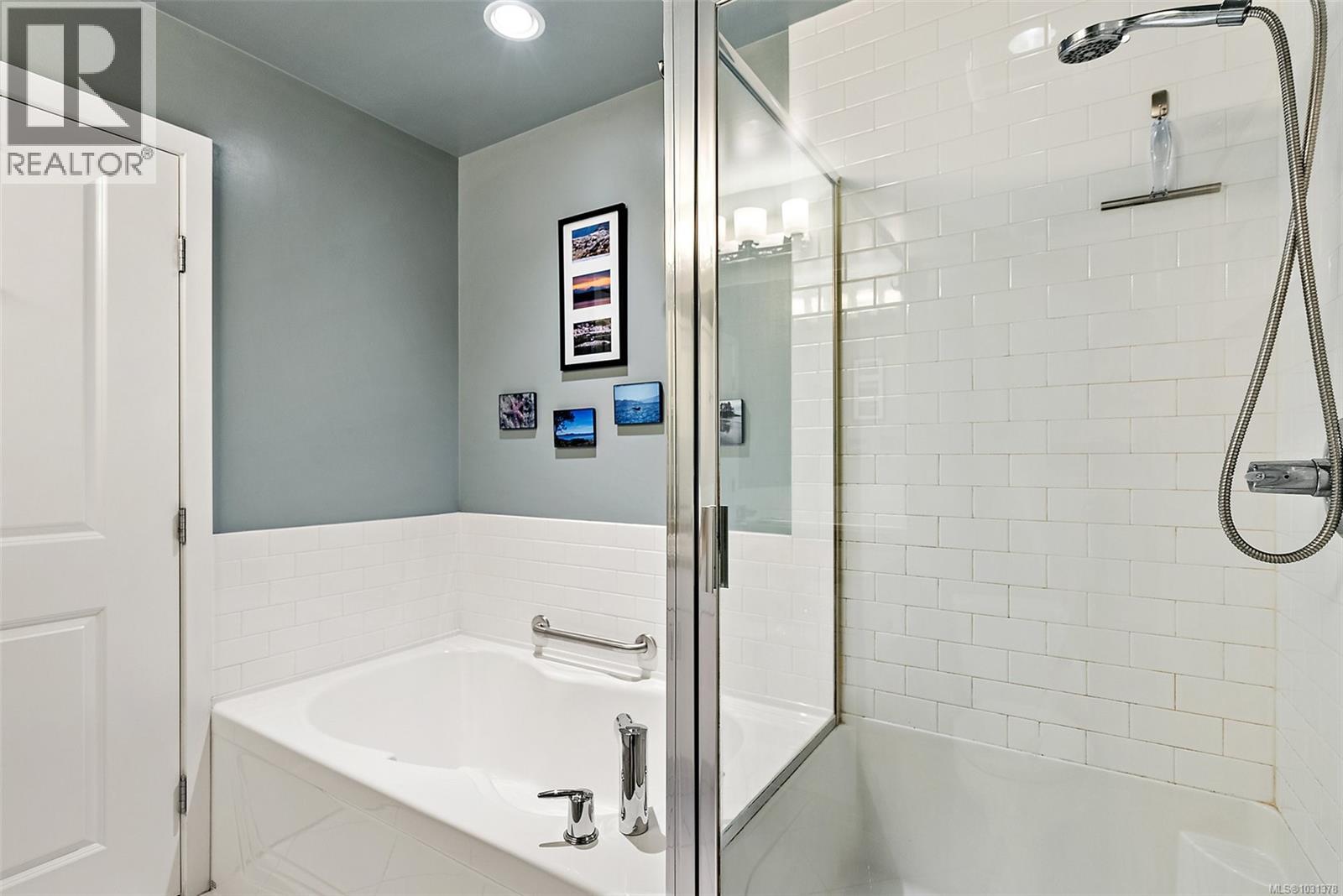 #404 4394 West Saanich Rd - 25