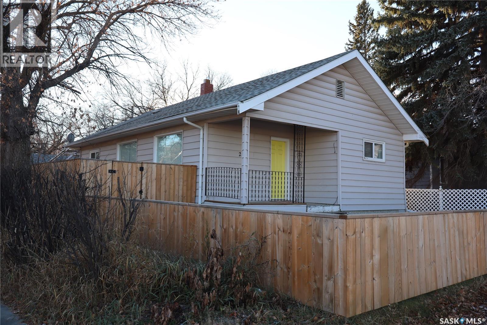 203 5th AVENUE W - 1