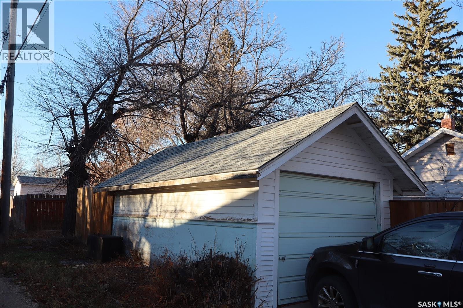 203 5th AVENUE W - 2
