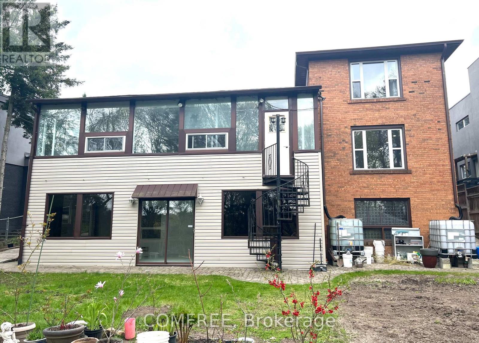 23 JANUS COURT - 3