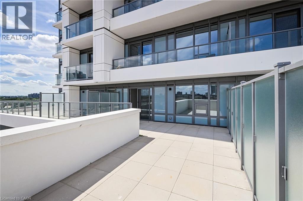 15 WELLINGTON SOUTH Street S Unit# 404, Kitchener, Ontario, N2G0E4 — Photo 5