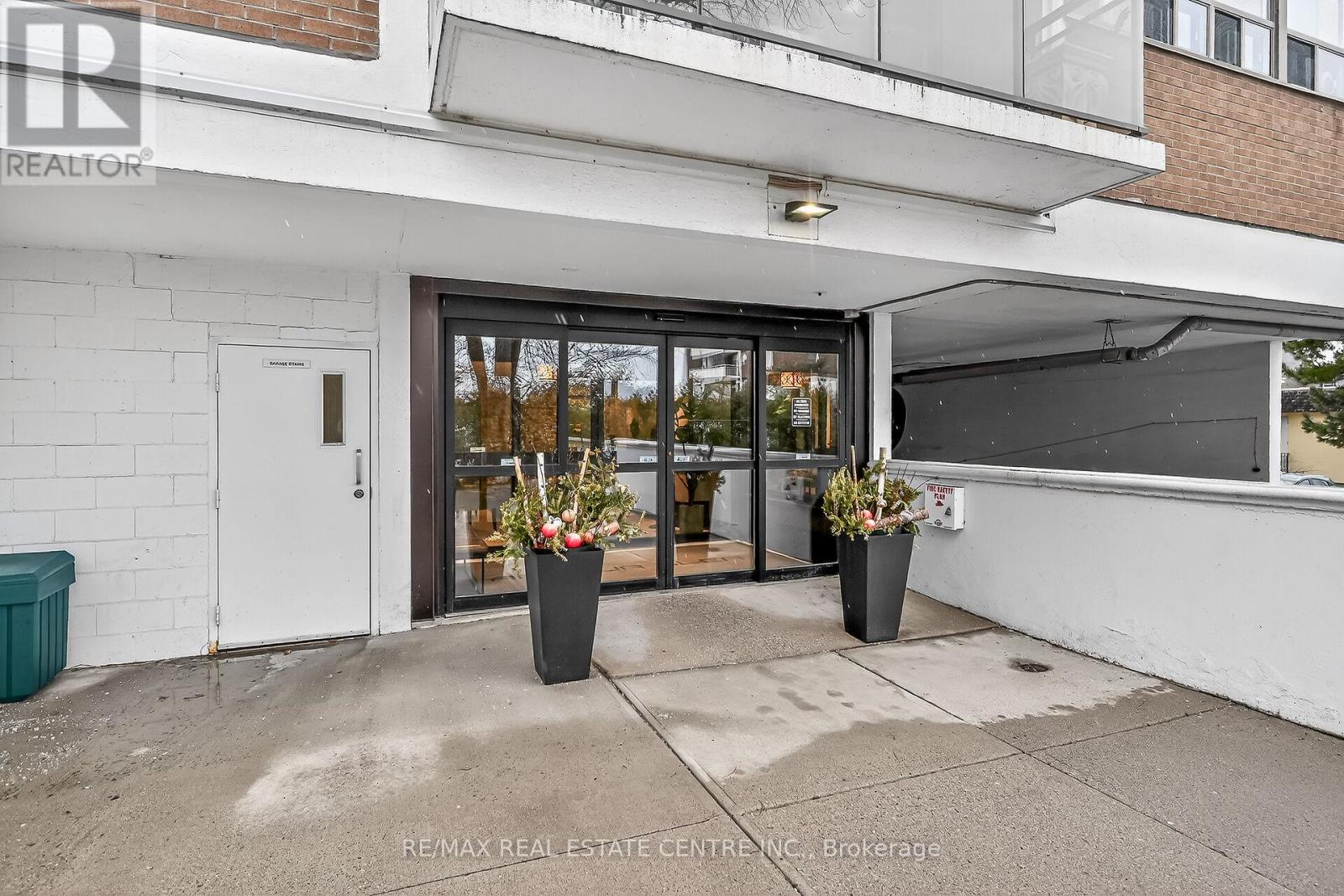 #702 212 KERR STREET - 3