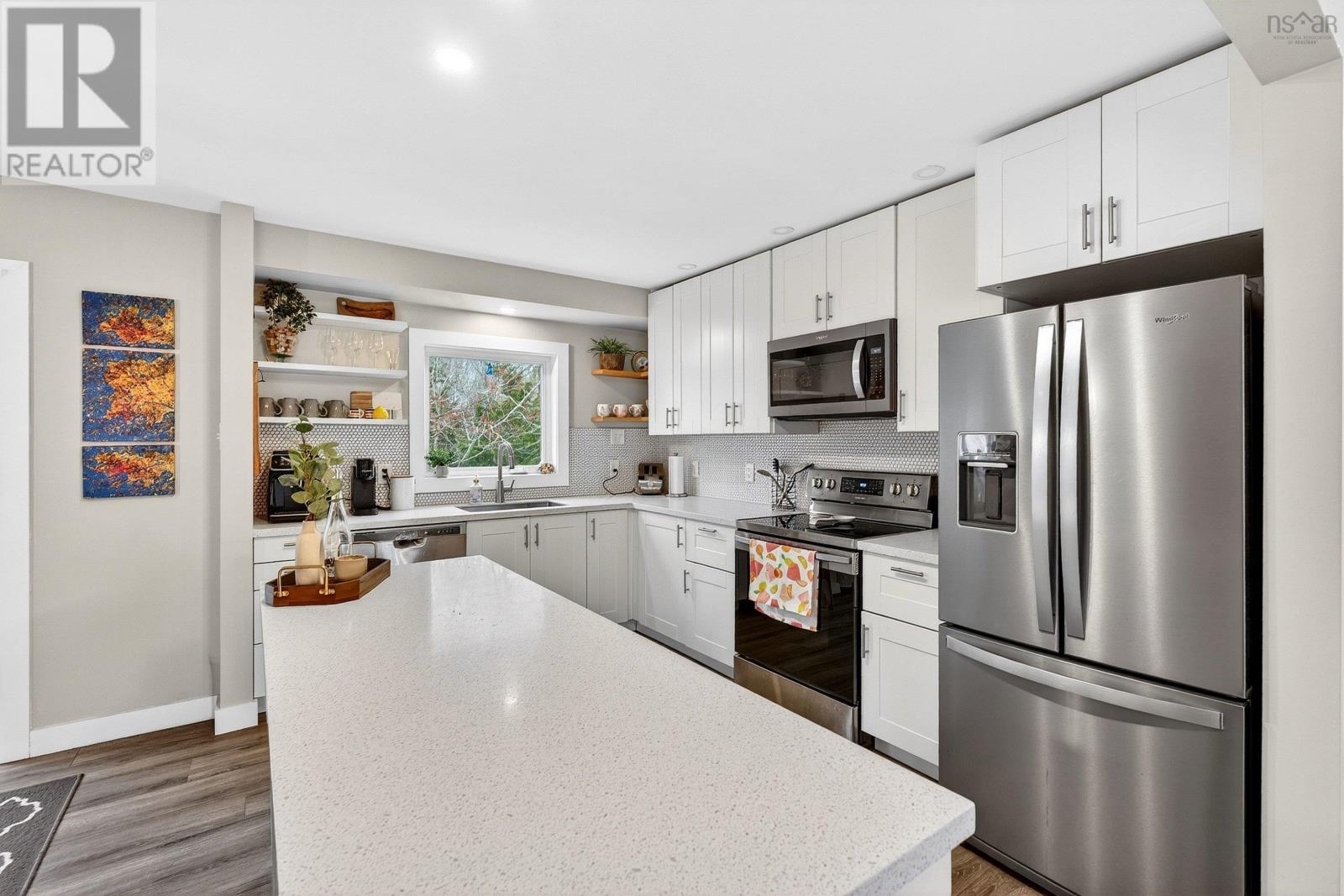 Property 7 of 42 of 11 Feldspar Crescent