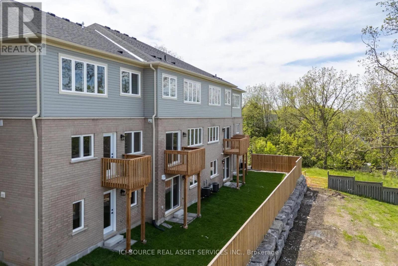 4061-2 FRACCHIONI DRIVE - 32