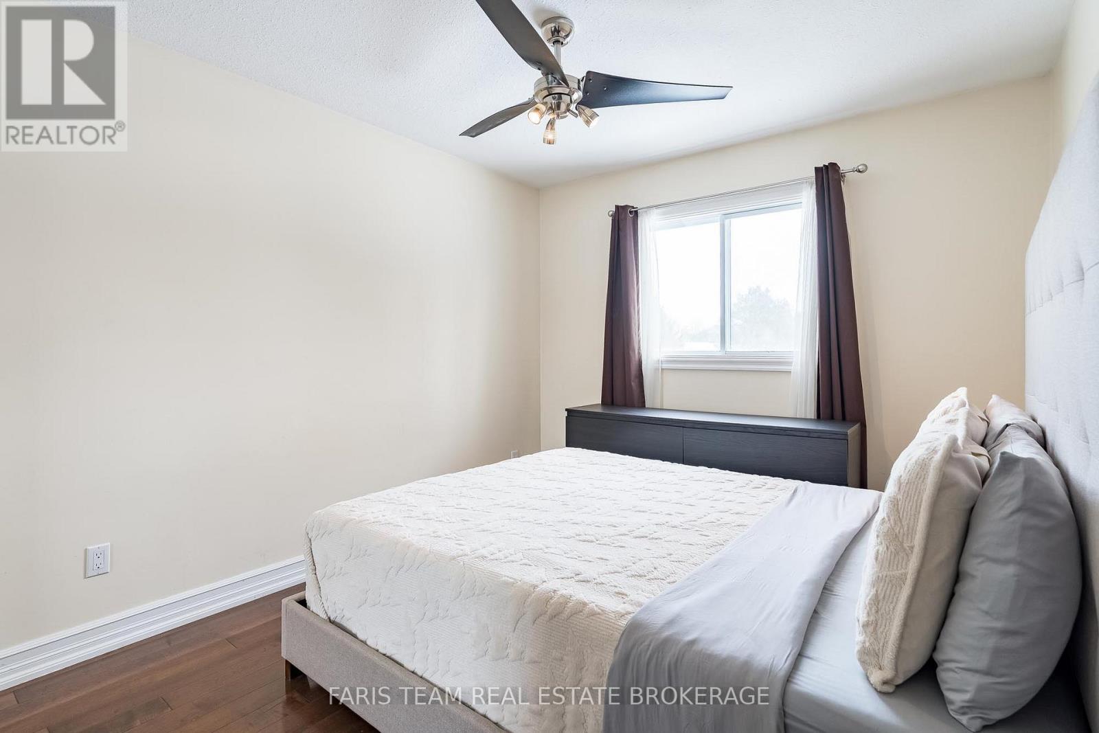 10 SURREY LANE - 18