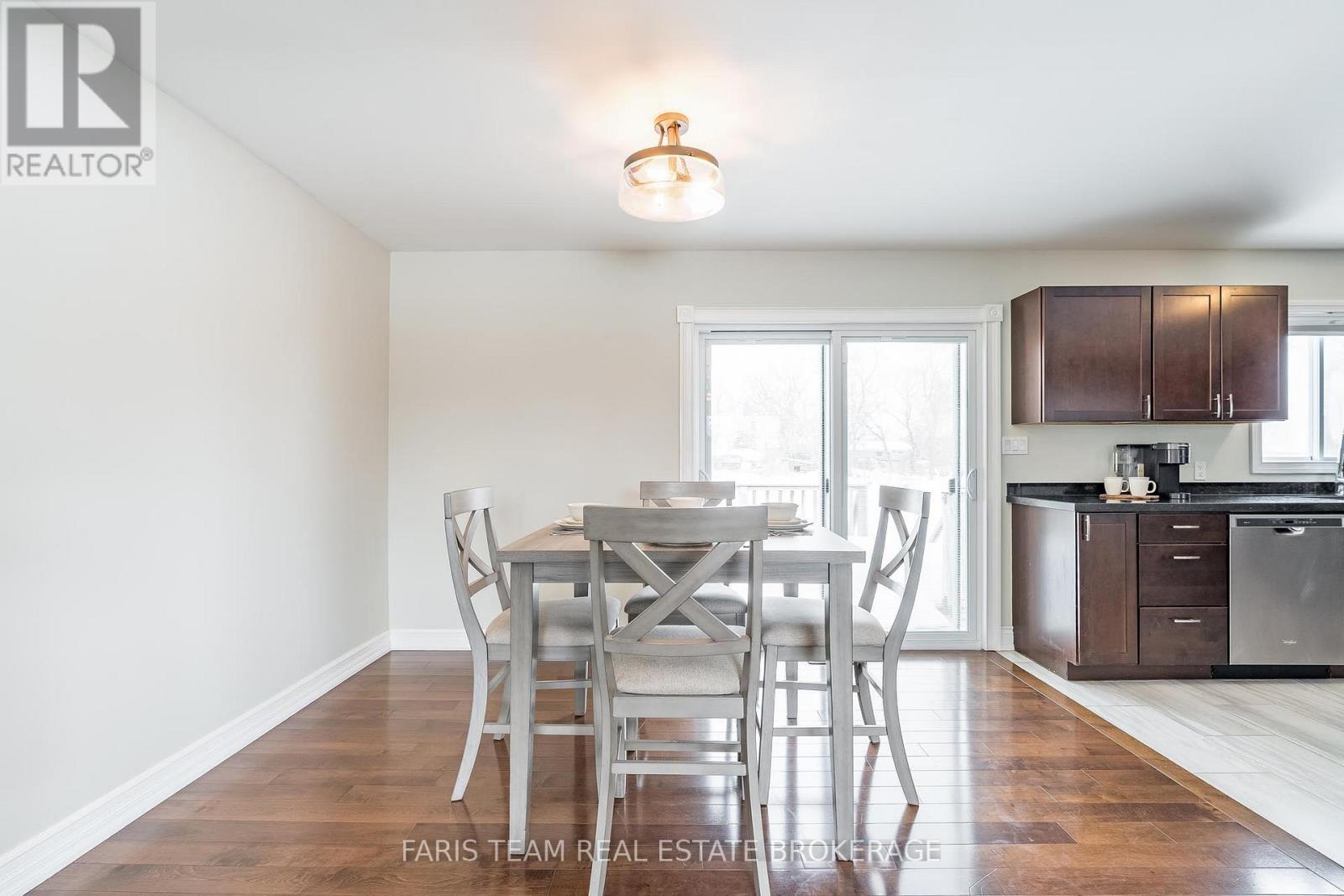 10 SURREY LANE - 11