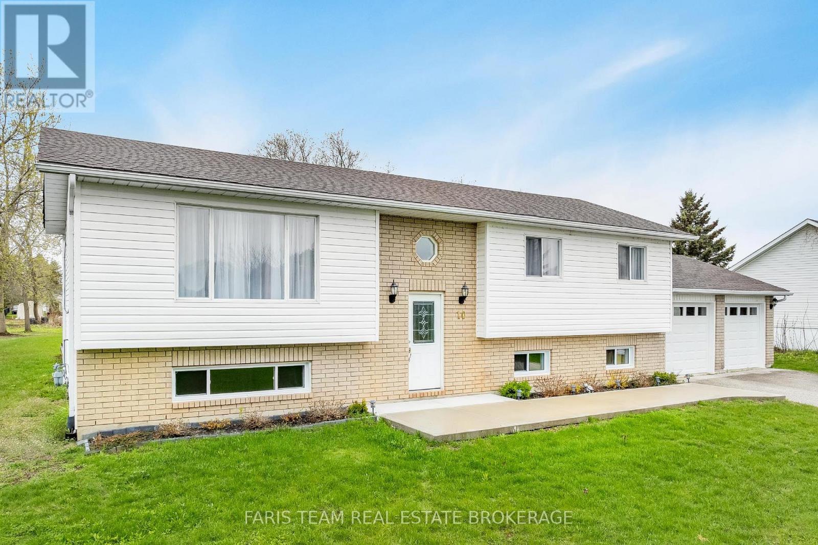10 SURREY LANE - 4