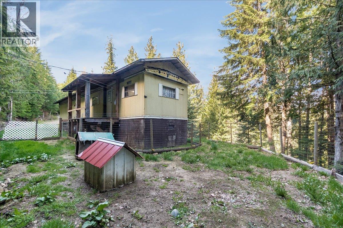8749 6 Highway - 32