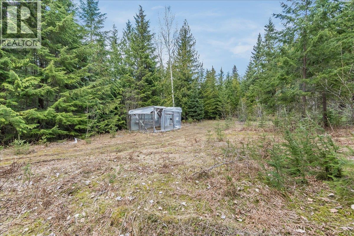 8749 6 Highway - 40
