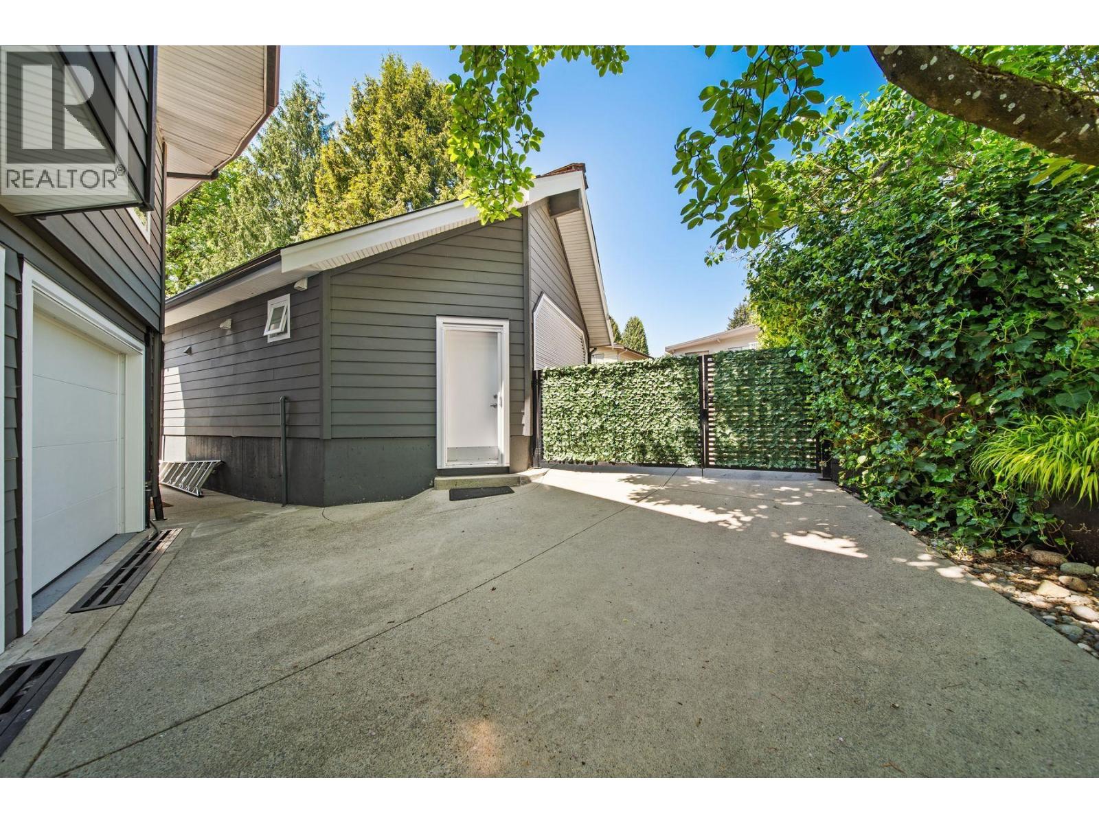 609 LIDSTER PLACE, New Westminster