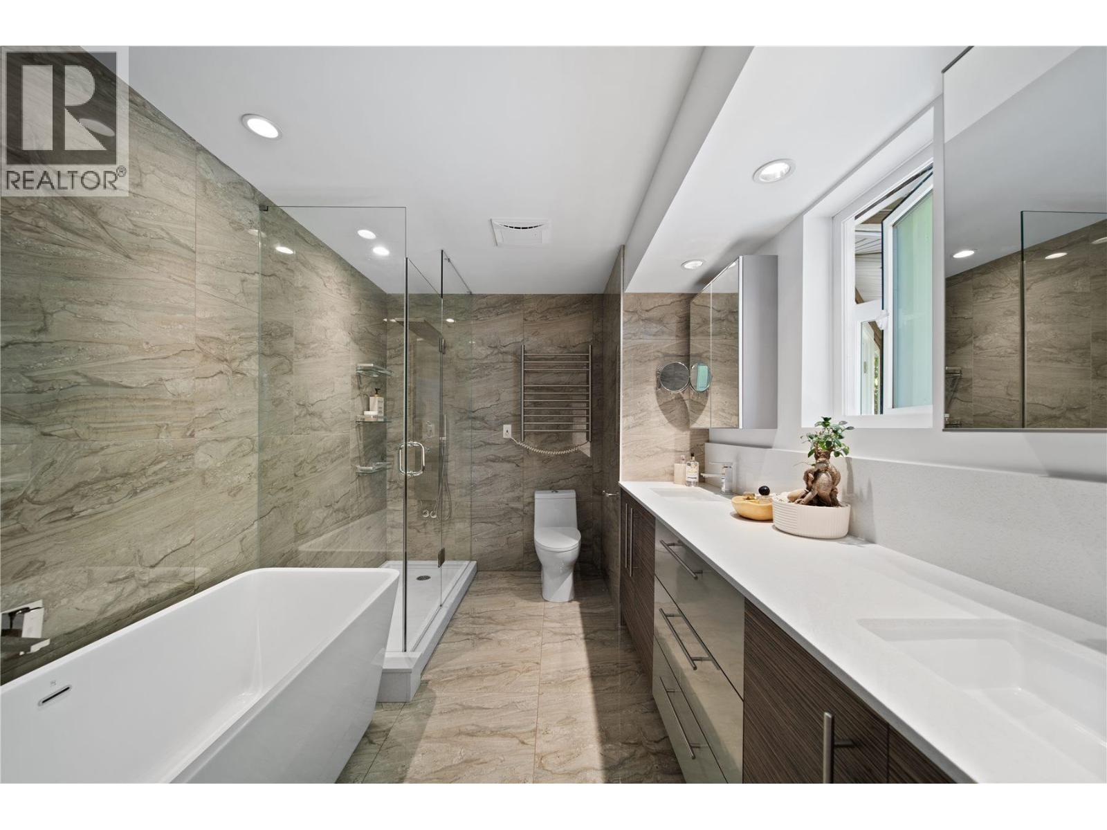 609 LIDSTER PLACE, New Westminster