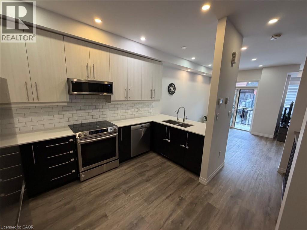 30 TIMES SQUARE Boulevard Unit# 135, Stoney Creek, Ontario, L8J0M1 — Photo 4