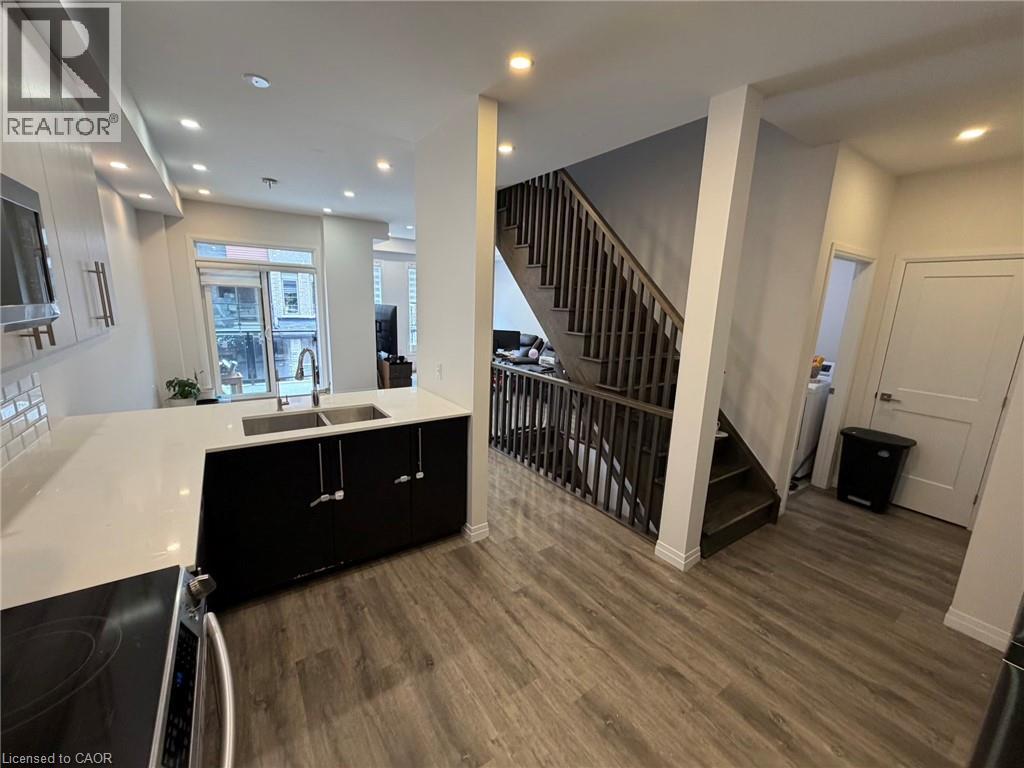 30 TIMES SQUARE Boulevard Unit# 135, Stoney Creek, Ontario, L8J0M1 — Photo 5