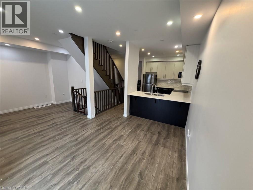 30 TIMES SQUARE Boulevard Unit# 135, Stoney Creek, Ontario, L8J0M1 — Photo 6