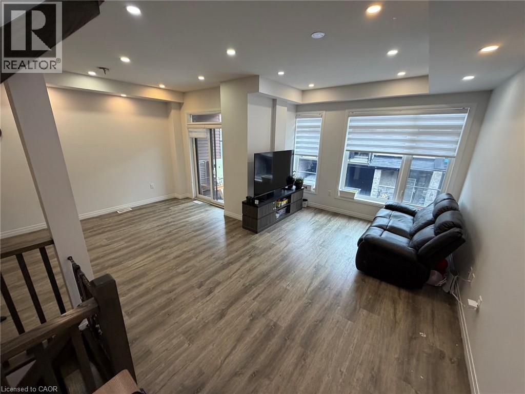 30 TIMES SQUARE Boulevard Unit# 135, Stoney Creek, Ontario, L8J0M1 — Photo 7