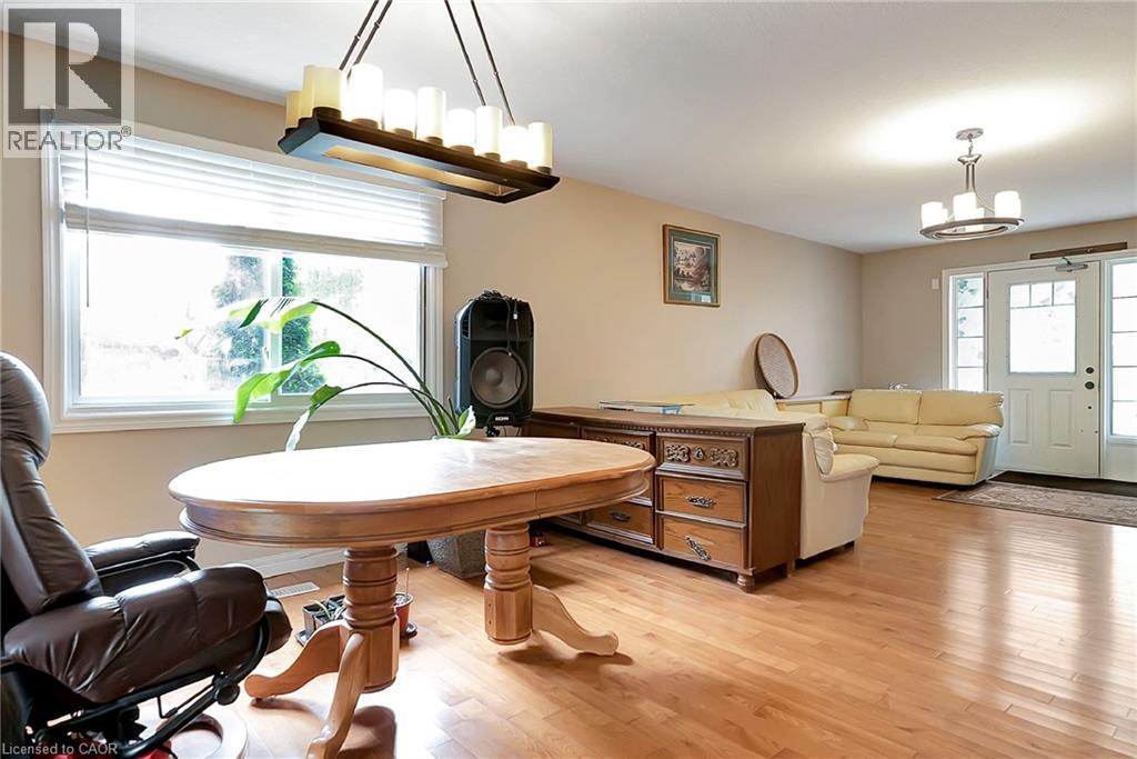 1392 DOON VILLAGE Road, Kitchener, Ontario, N2P1A5 — Photo 6