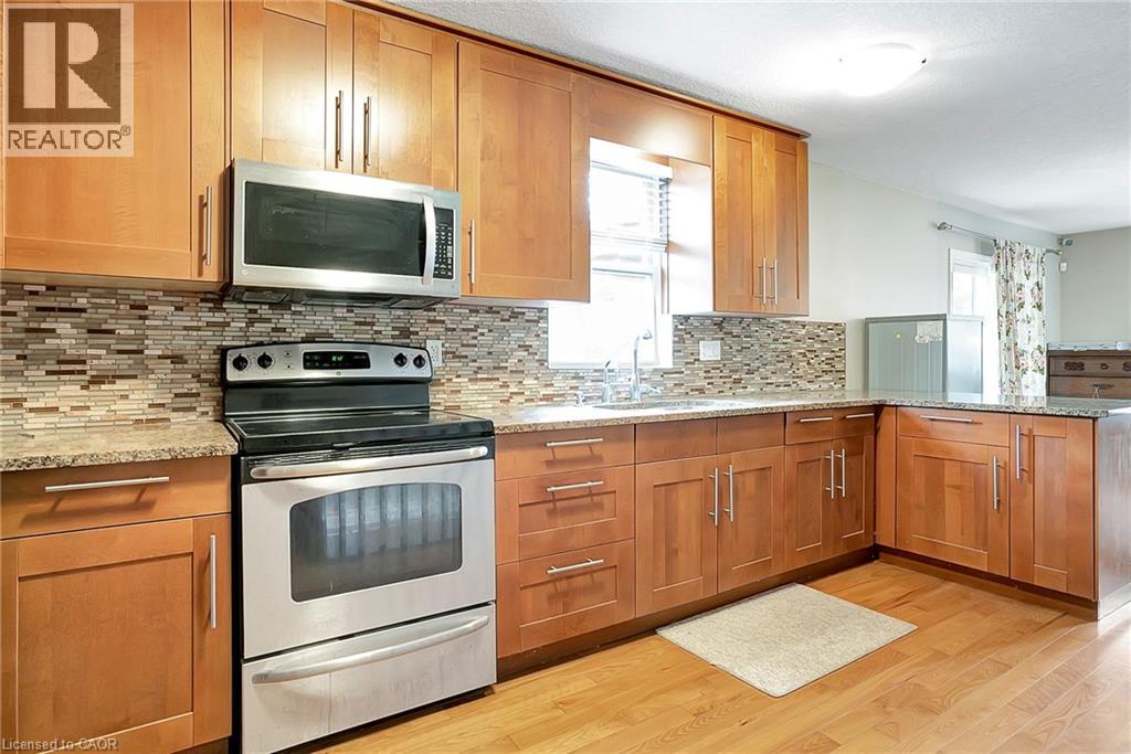1392 DOON VILLAGE Road, Kitchener, Ontario, N2P1A5 — Photo 8