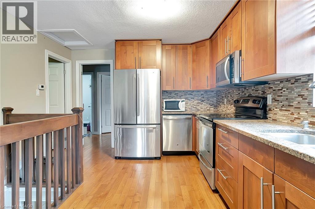 1392 DOON VILLAGE Road, Kitchener, Ontario, N2P1A5 — Photo 9